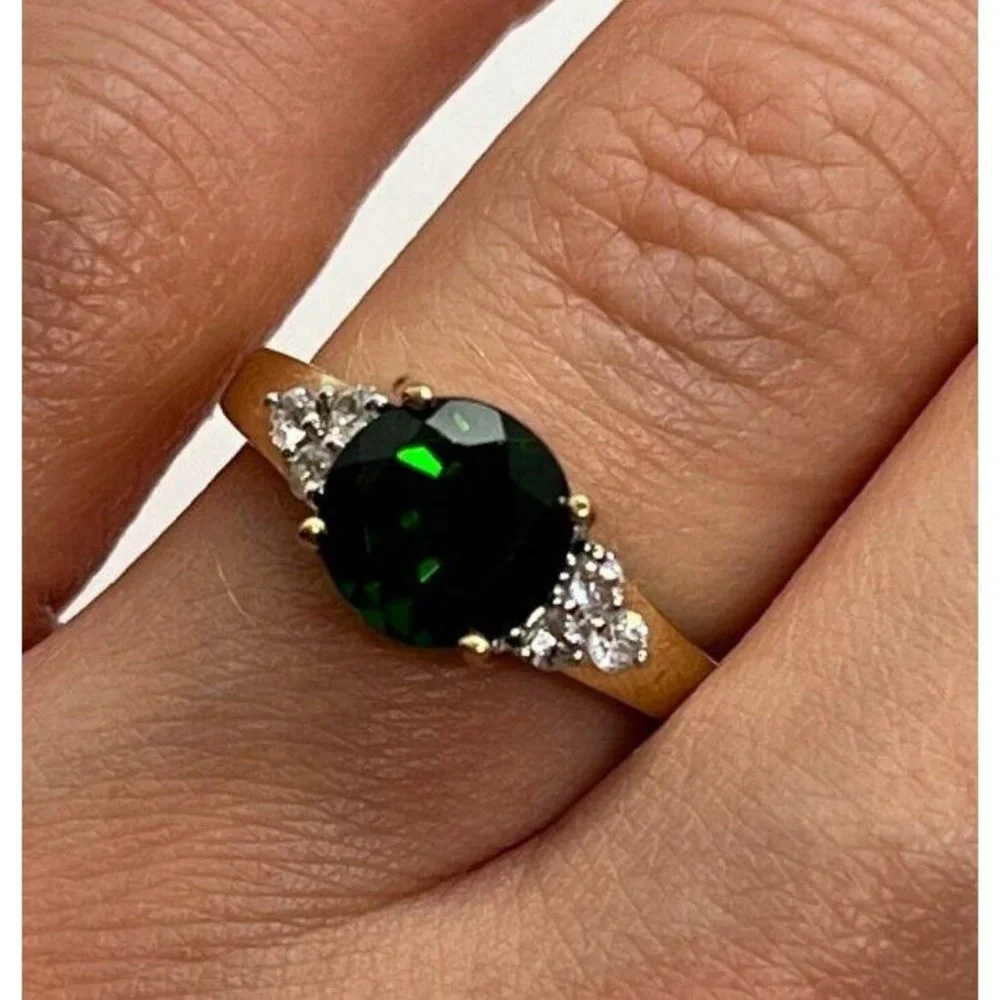 10K YELLOW GOLD RING  WITH EMERALD & DIAMONDS  SIZE 6